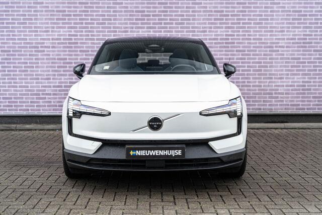 Volvo EX30 Twin Motor Performance Ultra AWD | Stoel-/stuurverwarming | 360 Camera | 20" LM | Elektr. stoelverstelling | Harman Kardon | Keyless | Warmtepomp | Adaptive Cruise | Panoramadak