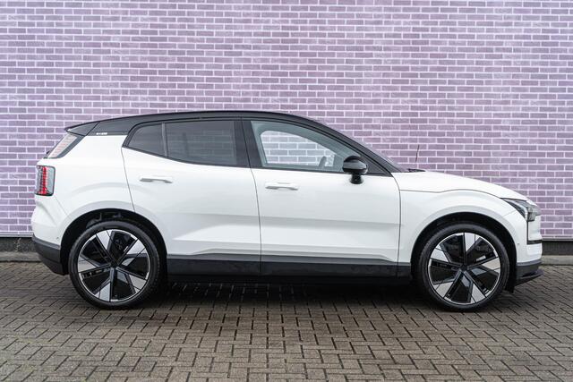 Volvo EX30 Twin Motor Performance Ultra AWD | Stoel-/stuurverwarming | 360 Camera | 20" LM | Elektr. stoelverstelling | Harman Kardon | Keyless | Warmtepomp | Adaptive Cruise | Panoramadak