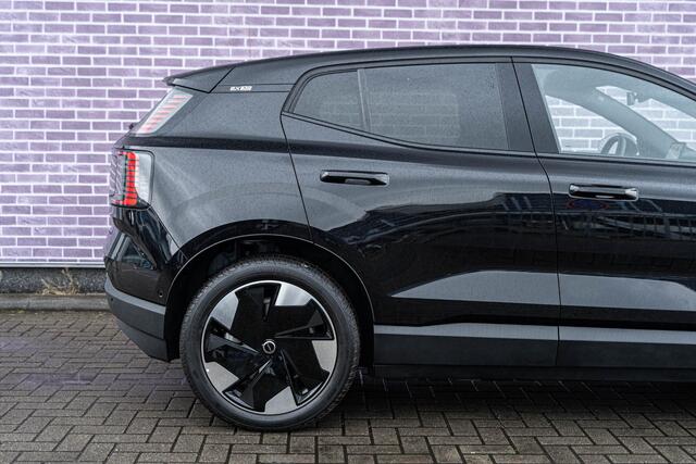 Volvo EX30 Twin Motor Performance Ultra AWD | Stoel-/stuurverwarming | 360 Camera | Elektr. stoelverstelling | Harman Kardon | Keyless | Warmtepomp | Adaptive Cruise | Panoramadak
