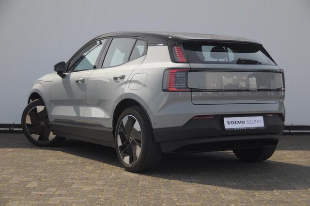 Volvo EX30 428PK Automaat Twin Motor Performance Ultra / 360 graden camera / Pilot assist / Park assist / Panoramadak / Voorstoelen en stuurwiel verwarmd / Elektrisch verstelbare stoelen /