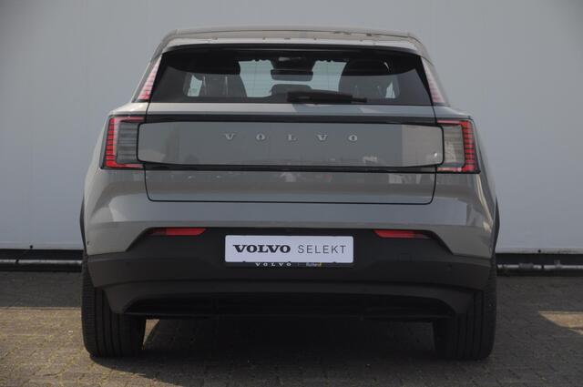 Volvo EX30 428PK Automaat Twin Motor Performance Ultra / 360 graden camera / Pilot assist / Park assist / Panoramadak / Voorstoelen en stuurwiel verwarmd / Elektrisch verstelbare stoelen /