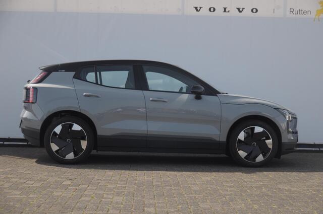 Volvo EX30 428PK Automaat Twin Motor Performance Ultra / 360 graden camera / Pilot assist / Park assist / Panoramadak / Voorstoelen en stuurwiel verwarmd / Elektrisch verstelbare stoelen /