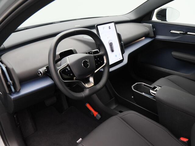 Volvo EX30 Single Motor Extended Range Plus 69 kWh | Adaptive Cruise | CarPlay | Navigatie | Bluetooth | Stoelverwarming | Achteruitrijcamera | 19 Inch | 51.150 Km!!