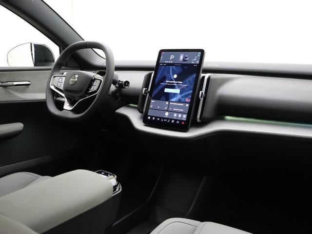 Volvo EX30 Cross Country Twin Motor Performance Ultra 69 kWh / NIEUW / 4X4 /Stoelverwarming + Stuurw. Verwarming | Getint Glas Achter | Panorama Dak | 360 Graden Camera | Parkeersensoren | Google | Harman Kardon Premium Audio