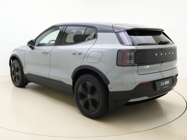 Volvo EX30 Cross Country Twin Motor Performance Ultra 69 kWh / NIEUW / 4X4 /Stoelverwarming + Stuurw. Verwarming | Getint Glas Achter | Panorama Dak | 360 Graden Camera | Parkeersensoren | Google | Harman Kardon Premium Audio