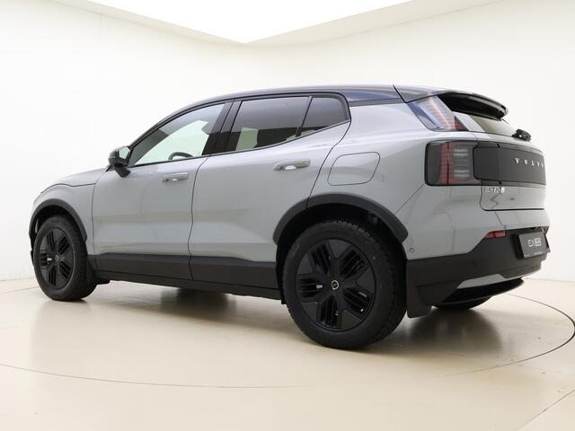 Volvo EX30 Cross Country Twin Motor Performance Ultra 69 kWh / NIEUW / 4X4 /Stoelverwarming + Stuurw. Verwarming | Getint Glas Achter | Panorama Dak | 360 Graden Camera | Parkeersensoren | Google | Harman Kardon Premium Audio