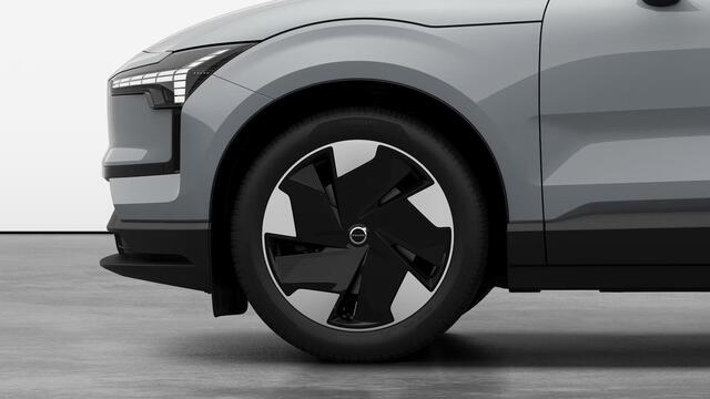 Volvo EX30 Single Motor Extended Range Plus 69 kWh | **Challenge** | Getint Glas Achter | 19" Lichtmetalen Velgen | Verwarmbare Voorstoelen & Stuurwiel | Google Maps & Infotainment | Harman Kardon Audio | Adaptieve Cruise Control Met Pilot Assist | BLIS Dodehoekdete