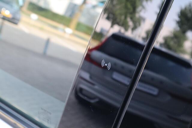 Volvo EX30 Cross Country Twin Motor Performance Ultra 69 kWh | Direct uit voorraad leverbaar!|