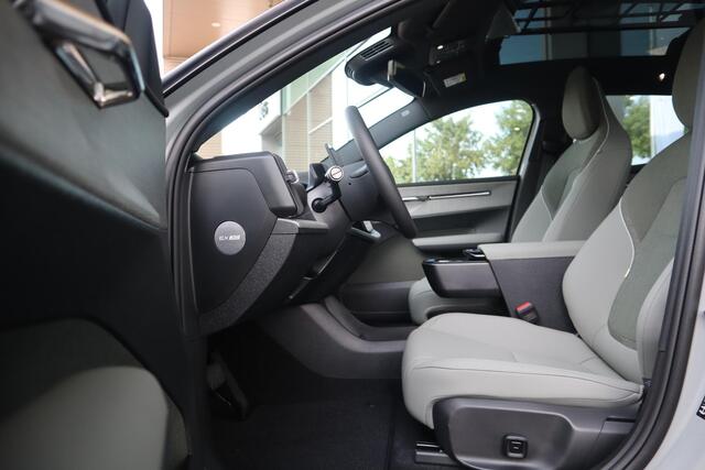 Volvo EX30 Cross Country Twin Motor Performance Ultra 69 kWh | Direct uit voorraad leverbaar!|