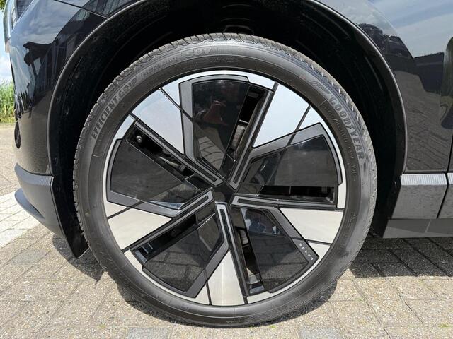 Volvo EX30 Single Motor Extended Range Plus 69 kWh Getint glas | Stoel / stuurverwarming | 20 inch | DEMO