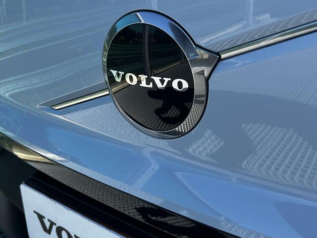 Volvo EX30 Single Motor Plus 51 kWh Harman-Kardon Premium Soundbar, Zwart dak, Verwarmde stoelen voor + Verwarmd stuur, Dual Climate Control, Keyless