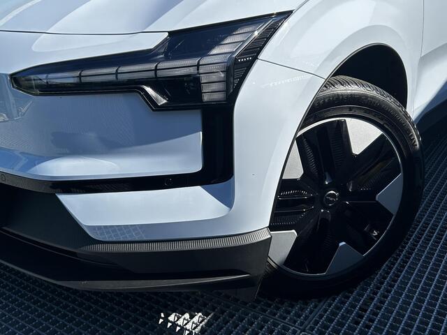 Volvo EX30 Single Motor Plus 51 kWh Harman-Kardon Premium Soundbar, Zwart dak, Verwarmde stoelen voor + Verwarmd stuur, Dual Climate Control, Keyless