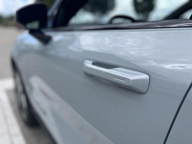 Volvo EX30 Single Motor Extended Range Plus 69 kWh | Harman/Kardon | Keyless Entry | Elektrische achterklep |