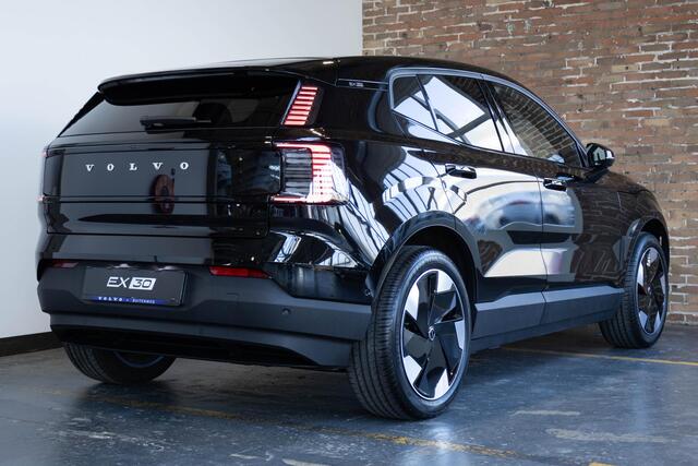 Volvo EX30 Single Motor Extended Range Plus | Verlengde Garantie 2 jaar | Direct Beschikbaar | Harman Kardon Premium Audio | Keyless Entry | Achteruitrijcamera | Parkeersensoren V+A | Donker Getint Glas | Pilot Assist |