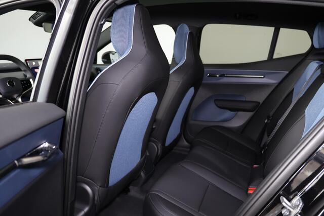 Volvo EX30 Single Motor Extended Range Ultra 69 kWh - Getint glas v.a. B-stijl - Panoramadak - 360º Camera - Harman Kardon audio - Elektrisch bedienbare voorstoelen - Adaptive Cruise Control - Pilot Assist - BLIS dodehoekassistentie - Keyless Drive - Elektr. bedienb