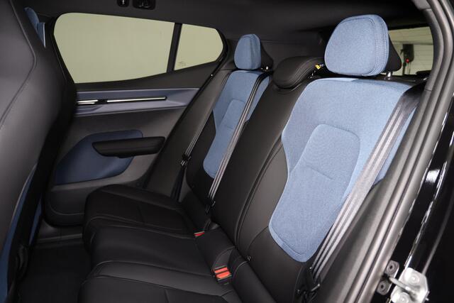 Volvo EX30 Single Motor Extended Range Ultra 69 kWh - Getint glas v.a. B-stijl - Panoramadak - 360º Camera - Harman Kardon audio - Elektrisch bedienbare voorstoelen - Adaptive Cruise Control - Pilot Assist - BLIS dodehoekassistentie - Keyless Drive - Elektr. bedienb