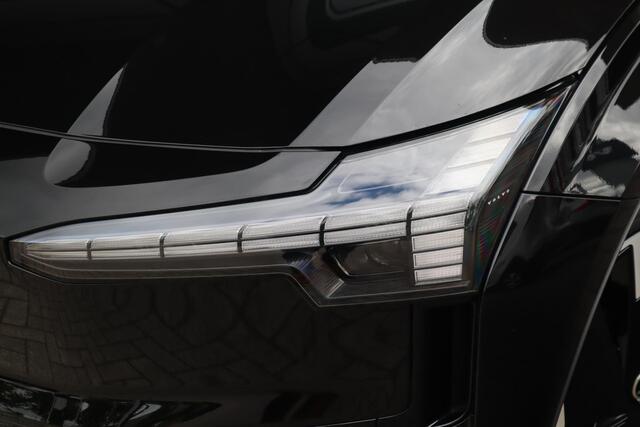 Volvo EX30 Single Motor Extended Range Plus 69 kWh | Demo Vos Oss| Keyless Entry| Harman Kardon audiosysteem| Extra getint glas achter| Elektrisch bedienbare achterklep|