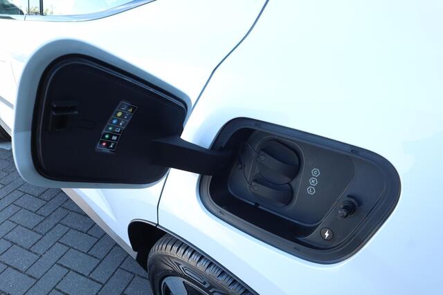 Volvo EX30 Single Motor Extended Range Plus 69 kWh | Warmtepomp | Trekhaak | Stoel/+Stuurwielverwarming |