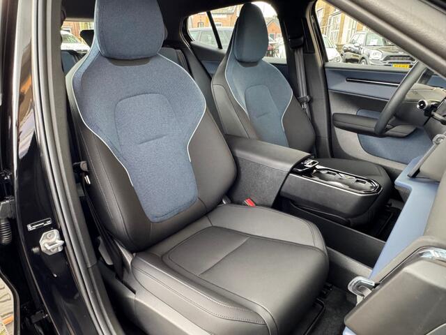 Volvo EX30 EXTENDED RANGE CORE 69 KWh 272PK NAVI/LED/CAMERA/NL-AUTO