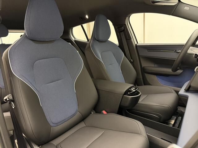 Volvo EX30 Single Motor Extended Range Plus 69 kWh / Climate Pack / Apple Carplay / H&K / Camera / 19"LMV / ACC