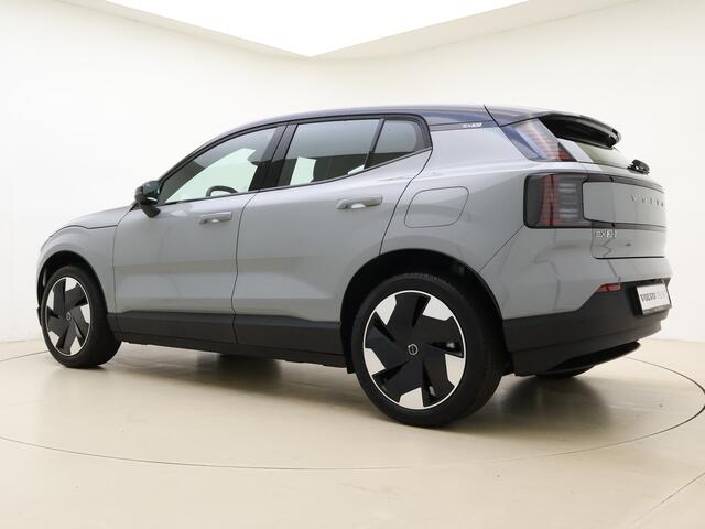 Volvo EX30 Extended Range Plus 69 kWh / Stoel/- en stuurverwarming / Harman en Kardon /