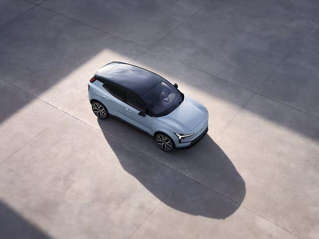 Volvo EX30 Single Motor Extended Range Europa 69 kWh | Parkeercamera | Harman Kardon | Stoel- en Stuurverwarming | Elektrische Stoelen | 20" Velgen