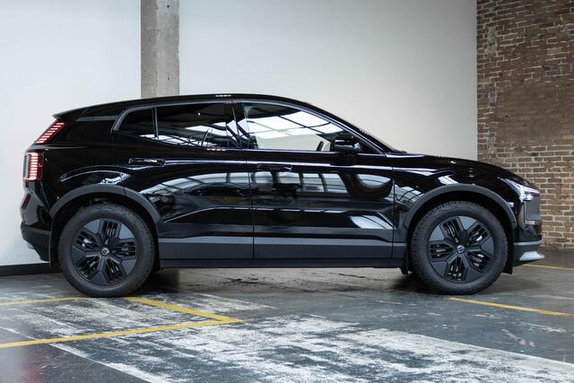 Volvo EX30 Cross Country Twin Motor Performance Ultra 69 kWh | 360º Parkeercamera | Panorama Dak | 22KW Boordlader | Elektrisch Verstelbare Voorstoelen | Audio by Harman Kardon | Keyless Entry | Extra Getint Glas Achter