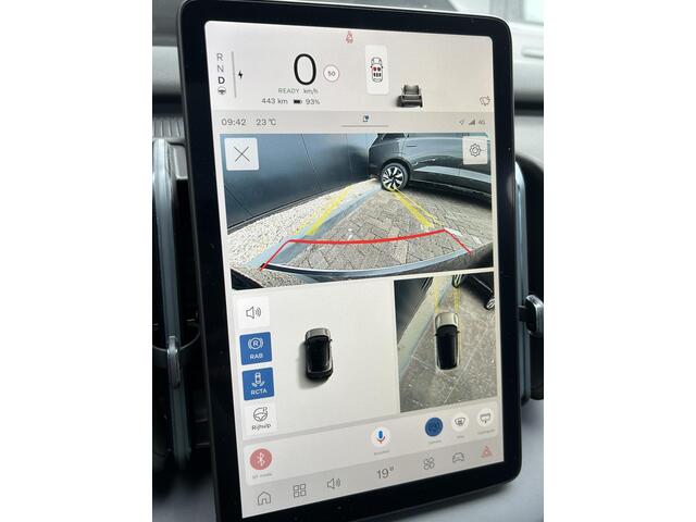 Volvo EX30 Single Motor Extended Range Ultra 69 kWh / Panoramadak / 360 Camera / Harman Kardon / Extra getint Glas / Elektrische Stoelen / Keyless / BLIS /