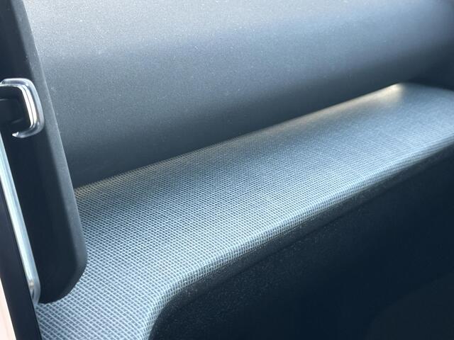 Volvo EX30 Single Motor Plus 51 kWh Stoel- en stuurverwarming / Harman & Kardon / camera / Elek. kofferbak / Dode hoek / Wool blend /