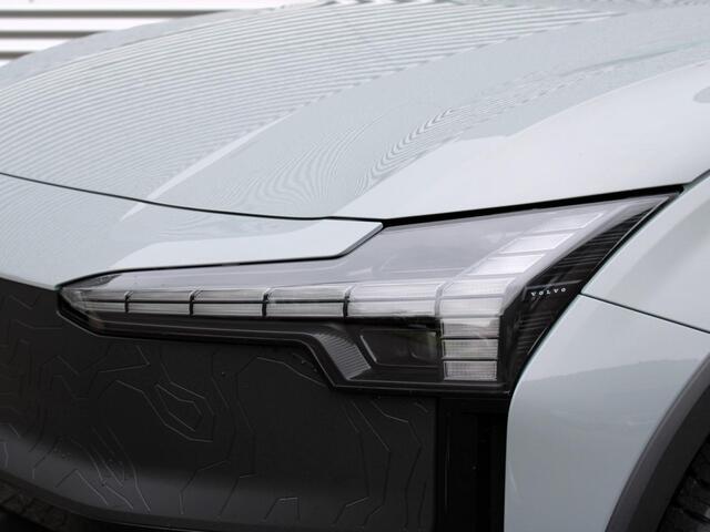 Volvo EX30 Cross Country Twin Engine Performance 428pk / Panoramadak / 360* camera / Harman Kardon audio / Elektr.verstelbare stoelen