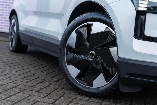 Volvo EX30 Single Motor Extended Range Plus 69 kWh | Google | Long Range | Keyless | Camera | Adaptieve Cruise | Elek. Achterklep | Harman Kardon Audio | Getint Glas | 19" LM