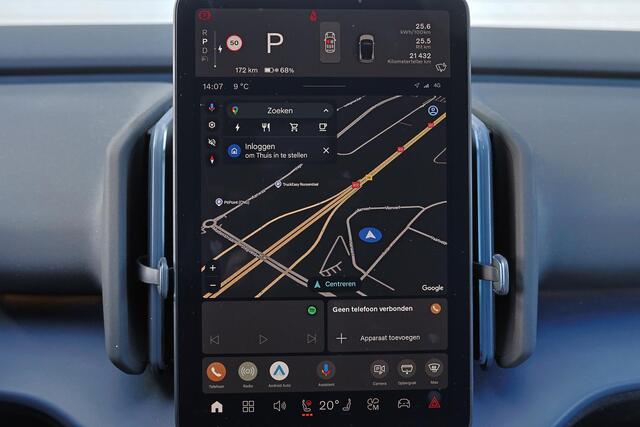 Volvo EX30 Plus 51 kWh - Climate Pack - Harman/Kardon audio - Parkeercamera achter - Parkeersensoren - Elektr. bedienb. bestuurdersstoel - Apple Carplay & Android Auto - Extra getint glas - 18' LMV