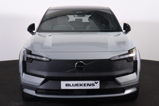 Volvo EX30 Cross Country Twin Motor Performance Ultra 69 kWh Adaptieve cruise control - Panoramadak - Elektrisch verstelbare stoelen - 360º Camera - Verwarmbare voorstoelen & stuuwiel - Harman Kardon Audio - Keyless - Elektrisch bedienbare achterklep - Getinte rame