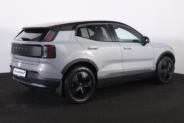 Volvo EX30 Cross Country Twin Motor Performance Ultra 69 kWh Adaptieve cruise control - Panoramadak - Elektrisch verstelbare stoelen - 360º Camera - Verwarmbare voorstoelen & stuuwiel - Harman Kardon Audio - Keyless - Elektrisch bedienbare achterklep - Getinte rame