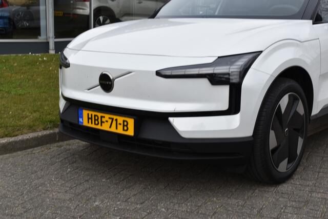 Volvo EX30 Extended Range Plus 69 kWh | ACC | Blis | H&K | Camera | 19"LMV | Elektr. klep