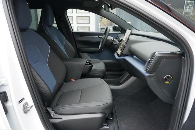 Volvo EX30 Single Motor Extended Range Plus 69 kWh * NIEUWSTAAT * + HARMAN KARDON / PARELMOER LAK