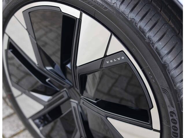 Volvo EX30 Twin Motor Ultra | 69 kWh - Pano - Harman Kardon