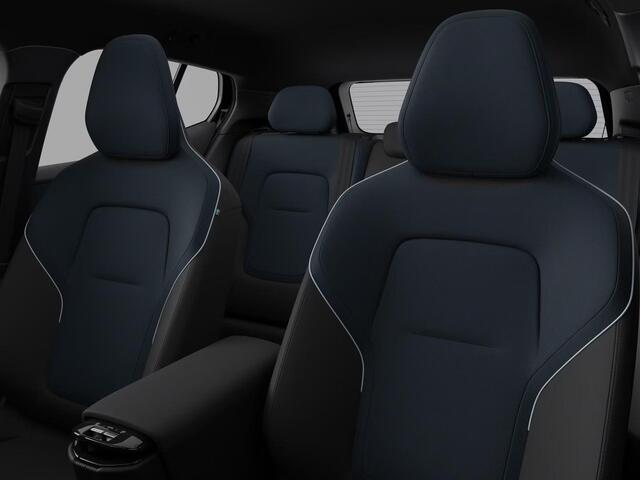 Volvo EX30 Single Motor Ext Range Plus Black Ed Europa 69 kWh / Elek. verstelbare stoelen / Voorstoelen + stuur verwarmd / Harman Kardon / Camera achter / Pilot assist + ACC /