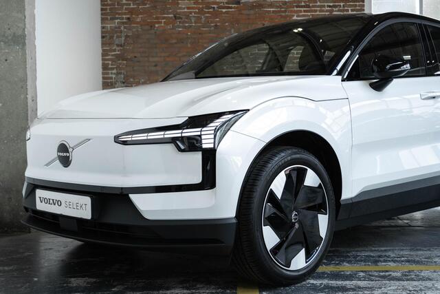 Volvo EX30 Single Motor Extended Range Plus Europa 69 kWh | Elektrisch Verstelbare Voorstoelen | Stoel & Stuurverwarming | Harman Kardon Premium Audio | Digital Key Plus |