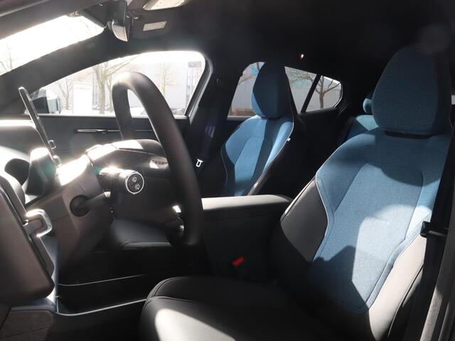 Volvo EX30 Single Motor Extended Range Plus 69 kWh | 20" velgen | Stoel/stuurverwarming | Bijtelling 2025 |