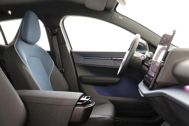 Volvo EX30 SINGLE MOTOR PLUS 51 kWh -CLIMATE|CARPLAY|CAMERA|ADAP.CRUISE|HARMAN/KARDON|20"