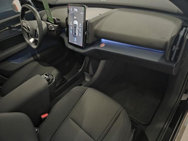 Volvo EX30 Single Motor Extended Range Plus 69 kWh | Stoel en Stuurverwarming | Adaptieve Cruise Control | BLIS | DAB+ | Keyless Entry | Parkeercamera |