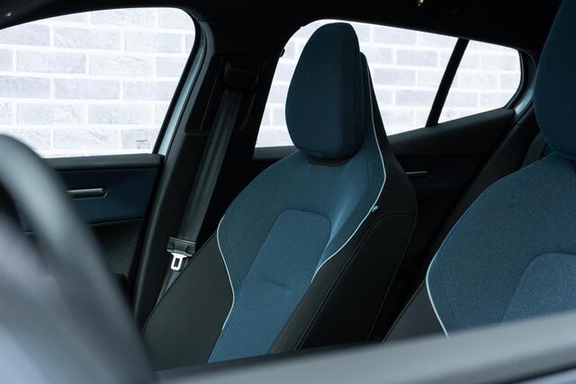 Volvo EX30 Single Motor Extended Range Ultra 69 kWh | Adaptieve Cruise Control | Panoramadak | Harman Kardon Audio | 360 Parkeercamera | Dodehoek Detectie | Warmtepomp |