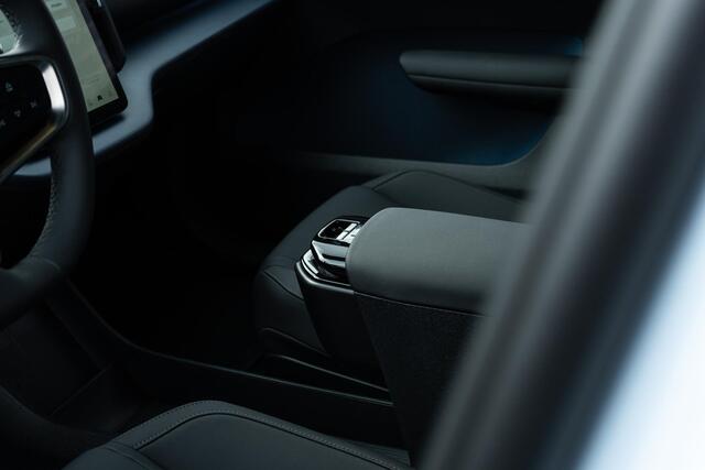 Volvo EX30 Single Motor Extended Range Ultra 69 kWh | Adaptieve Cruise Control | Panoramadak | Harman Kardon Audio | 360 Parkeercamera | Dodehoek Detectie | Warmtepomp |