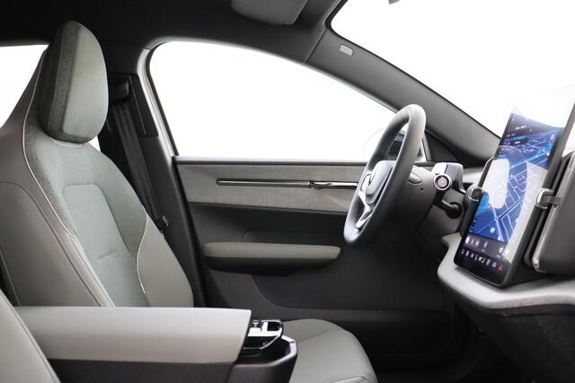 Volvo EX30 P5 LONG RANGE PLUS EUROPA 69 kWh -HARMAN/KARDON|CLIMATE|POWER-SEATS|PRIVACY.GLAS|20"|PINE