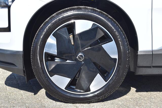 Volvo EX30 Extended Range Plus 69 kWh | Blis | Camera Achter | Elektr. Achterklep | 19'' | PDC V+A