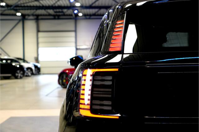 Volvo EX30 Single Motor Extended Range Plus 69 kWh HARMAN/KARDON + EL.TREKHAAK + STOEL-&STUURVERWARMING + ADAPT.CRUISE + BLIS + PRIVACY GLASS + KEYLESS ENTRY&DRIVE + CAMERA + PARKSENSOREN + 19" LM-VELGEN!!