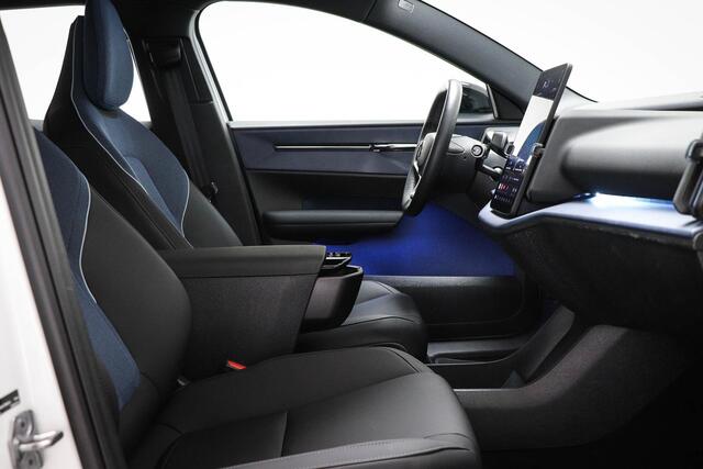 Volvo EX30 Single Motor Extended Range Plus 69 kWh SOH 99% | CLIMATE PACK | STUURVERWARMING | DAB | APPLE | CAMERA | TREKHAAK