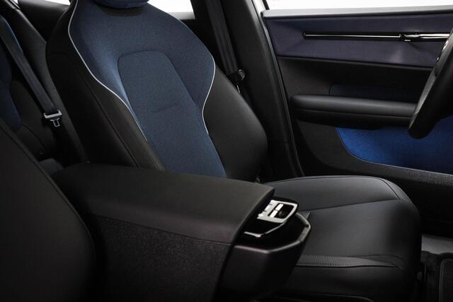 Volvo EX30 Single Motor Extended Range Plus 69 kWh SOH 99% | CLIMATE PACK | STUURVERWARMING | DAB | APPLE | CAMERA | TREKHAAK