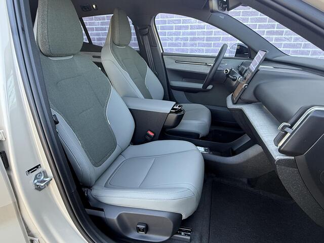 Volvo EX30 Single Motor Extended Range Plus 69 kWh | Stoel/Stuurverwarming | Harman/Kardon | Extra Getint Glas | Elektr. Stoelverstelling | 20" Lichtmetalen Velgen | Elektr. Achterklep |